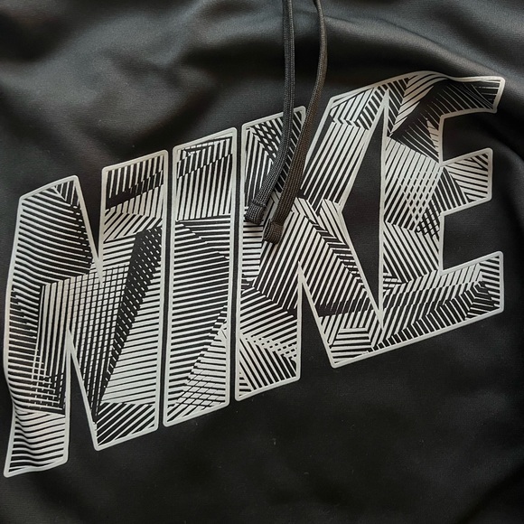 Men’s Nike Therma Hoodie - Picture 6 of 8